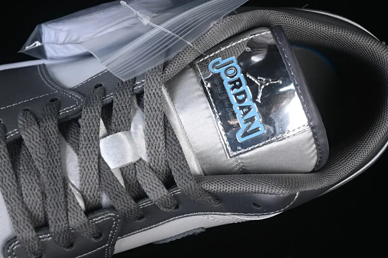 All Categories Air Jordan Jordan Series Basketball Shoes Air Jordan 1 Low Air Jordan 1 Low AJ1 Joe 1 Space Silver Retro Culture Leisure Sports Shoes HV4398-014